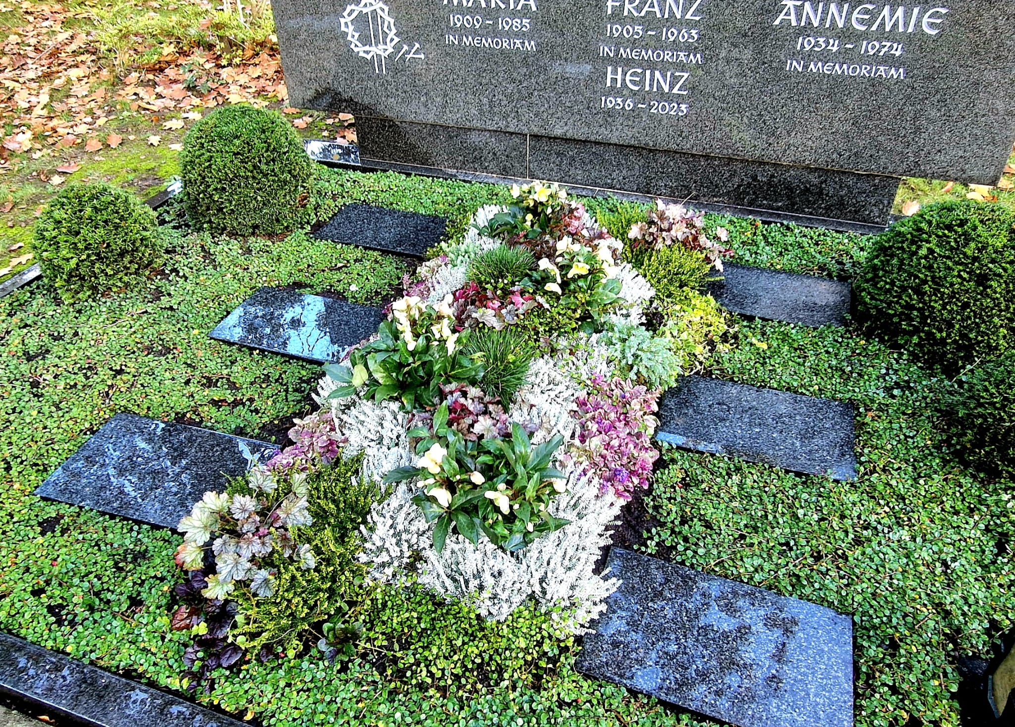 Beispielbild Grabpflege 23