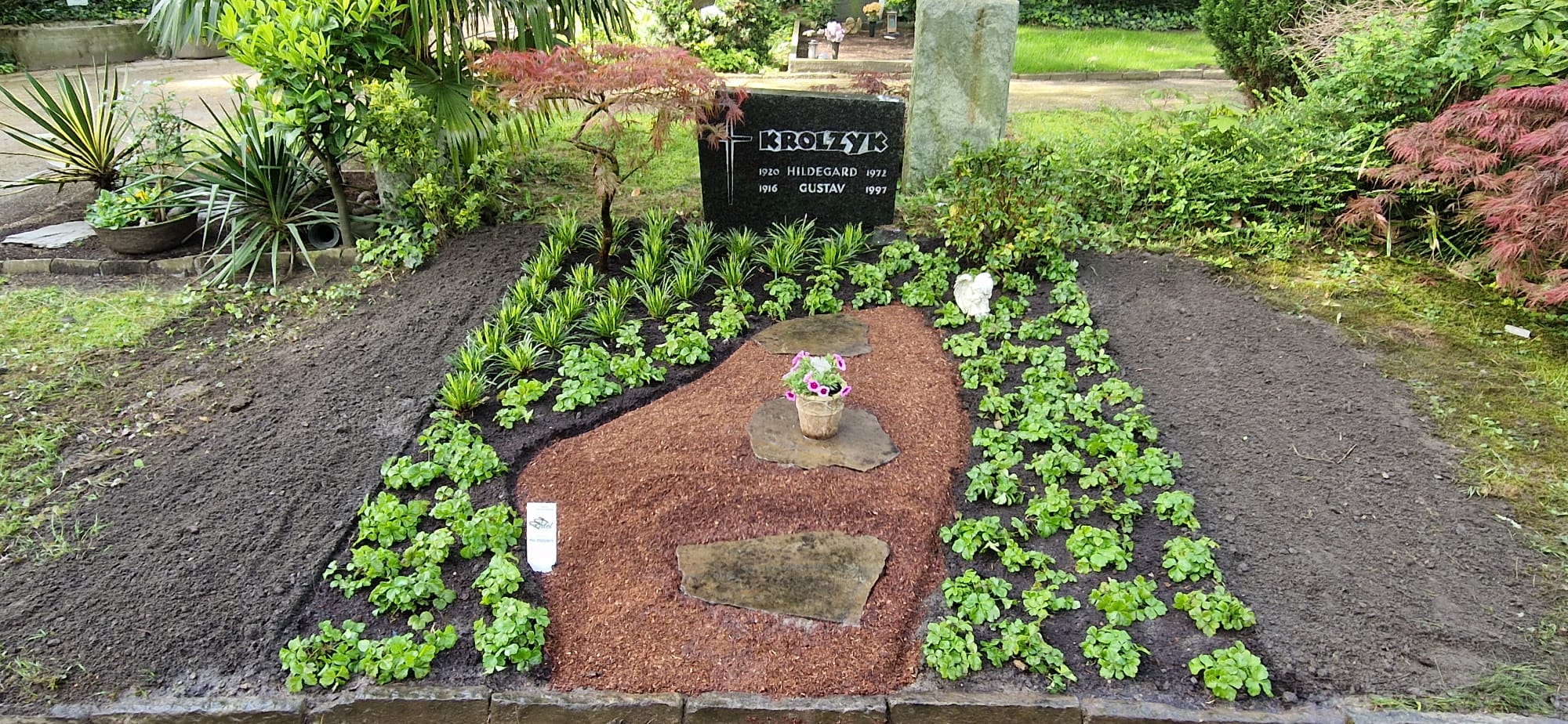 Beispielbild Grabpflege 37