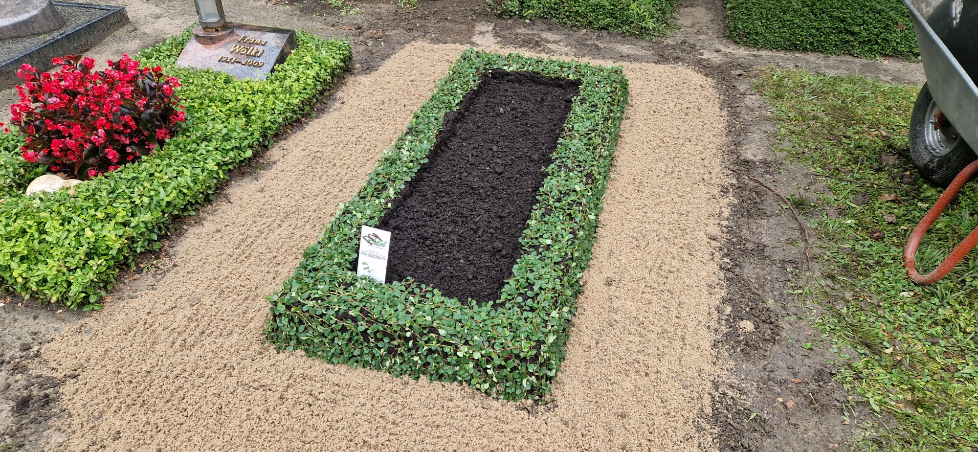 Beispielbild Grabpflege 40