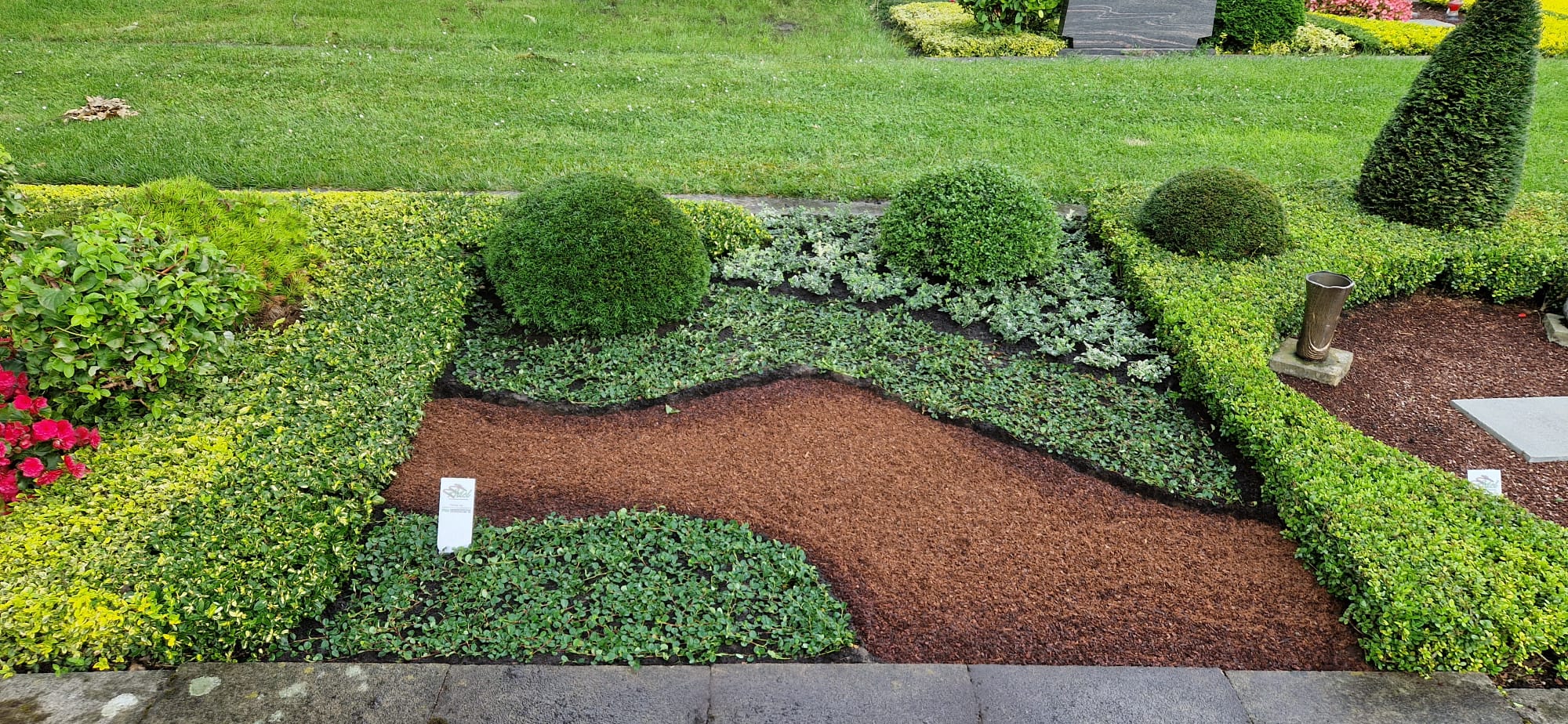 Beispielbild Grabpflege 43